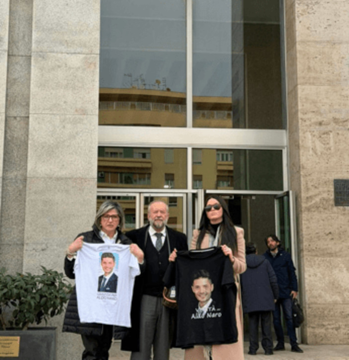 Famiglia giovane medico ucciso: "Assoluzioni una vergogna" Famiglia giovane medico ucciso: "Assoluzioni una vergogna"