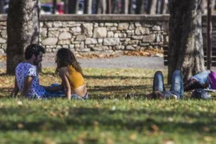 Meteo, ultime giornate di sole in Italia: nel weekend arrivano le piogge Meteo, ultime giornate di sole in Italia: nel weekend arrivano le piogge