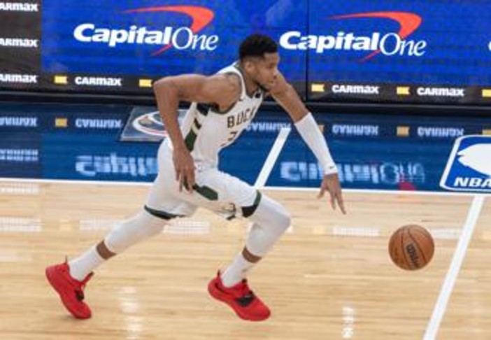 Nba, mercato si accende: Antetokoumpo lascia Milwaukee e va a Miami Nba, mercato si accende: Antetokoumpo lascia Milwaukee e va a Miami