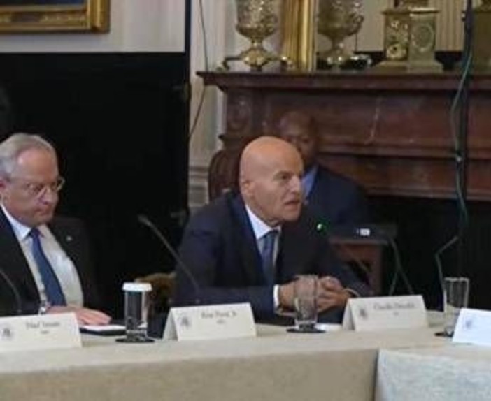 Descalzi: "Eni è pronta a investire in Venezuela e a lavorare con le compagnie Usa" Descalzi: "Eni è pronta a investire in Venezuela e a lavorare con le compagnie Usa"