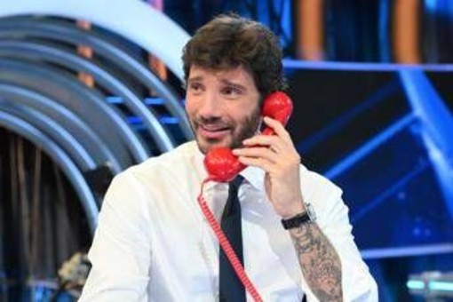 Affari Tuoi, stasera non va in onda (di nuovo): ecco quando torna De Martino