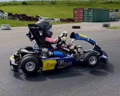 Bambina di cinque anni bandita dalle gare di kart di tutto il mondo, la maxi squalifica
