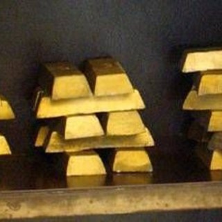 Oro, il prezzo sale ancora e supera i 4.000 dollari Oro, il prezzo sale ancora e supera i 4.000 dollari