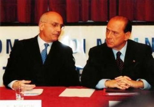Berlusconi, il racconto di Albertini: "Gli proposi di fare il sindaco di Milano, anche Montanelli lo vedeva bene" Berlusconi, il racconto di Albertini: "Gli proposi di fare il sindaco di Milano, anche Montanelli lo vedeva bene"