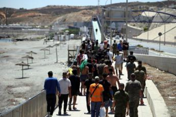Crisi Ceuta, Piantedosi: "Solidarietà alla Spagna, controlli alla frontiera non sono contro Madrid" Crisi Ceuta, Piantedosi: "Solidarietà alla Spagna, controlli alla frontiera non sono contro Madrid"