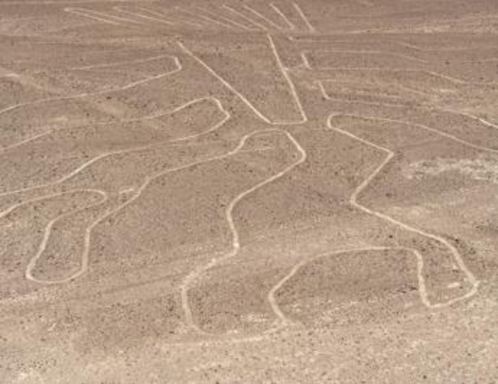 Perù, aereo con italiani a bordo sorvolava Linee di Nazca: cosa sono