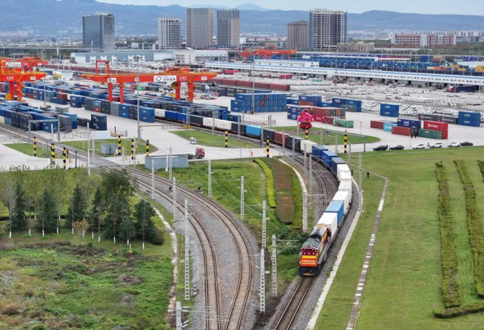 Treni merci tra Cina ed Europa, quasi 120.000 viaggi