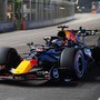 Verstappen padrone a Singapore: pole davanti a Leclerc e Hamilton