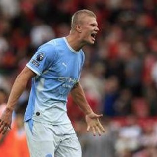 "Il Var ha sbagliato", Manchester City vince il derby con gol irregolare