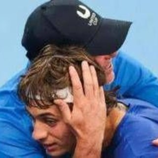 Australian Open, tennisti in crisi tra caldo e dolori. Bassetti: "Condizioni perfette per i virus" Australian Open, tennisti in crisi tra caldo e dolori. Bassetti: "Condizioni perfette per i virus"