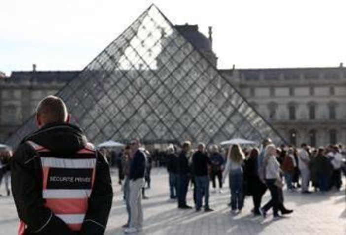 Furto al Louvre, media: &quot;Arrestato terzo sospetto&quot;