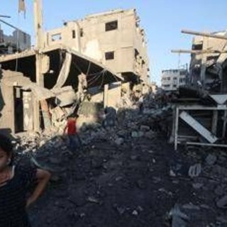 Gaza, &quot;almeno 25 palestinesi uccisi dall'alba&quot;. Hamas replica a Trump