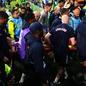 Messico-Inghilterra 2-3, Henderson cade dopo il match: infortunio al polso e corsa in ospedale Messico-Inghilterra 2-3, Henderson cade dopo il match: infortunio al polso e corsa in ospedale