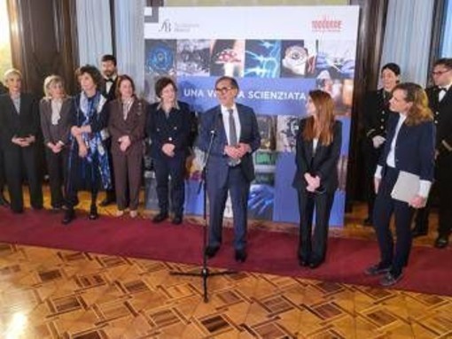 La Russa inaugura mostra su scienziate italiane: "Grazie a lungimiranza Diana Bracco"
