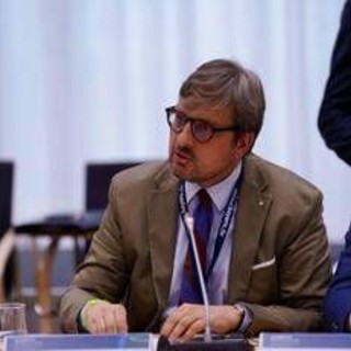 Guidesi (Lombardia) ad Ara: &quot;Ue cambi o si dovranno gestire milioni di disoccupati&quot;