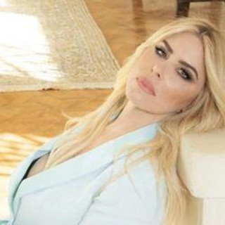 Loredana Lecciso: &quot;Io aggredita sul bus a Milano per una catenina&quot;