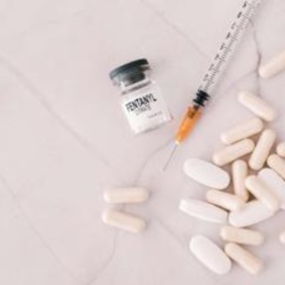 Fentanyl, la carica dei nuovi oppioidi sintetici: in Europa 7 new entry solo nel 2025