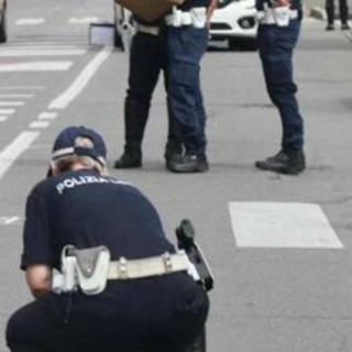 Auto pirata travolge due ragazzi a Guidonia: muore 23enne, ferito l'amico