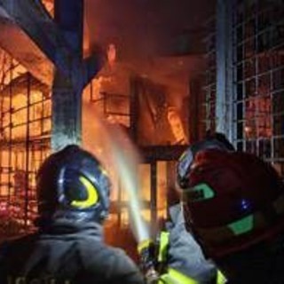 Catania, incendio in centro fieristico: la situazione oggi Catania, incendio in centro fieristico: la situazione oggi