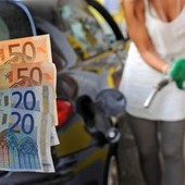 Caro carburanti, caccia alle risorse: extra-gettito Iva non risolverebbe nodo coperture Caro carburanti, caccia alle risorse: extra-gettito Iva non risolverebbe nodo coperture