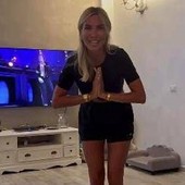 Ballando con le Stelle, Noemi Bocchi è la quarta concorrente. L'ironia di Totti: "Ma che stai a fa'?" Ballando con le Stelle, Noemi Bocchi è la quarta concorrente. L'ironia di Totti: "Ma che stai a fa'?"