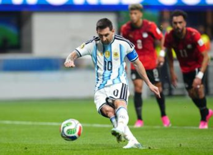 Argentina, choc Messi contro Egitto: sbaglia rigore e centra il palo su punizione