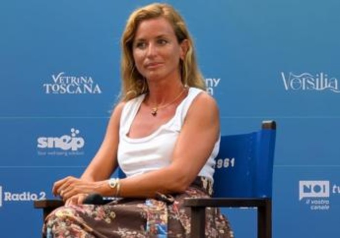 Beatrice Venezi replica alle polemiche: "Dirigere in Russia? Sono un'artista libera"