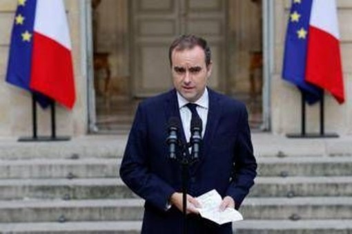 Francia, Lecornu: &quot;Sempre più lontana possibilità scioglimento dell'Assemblea&quot;