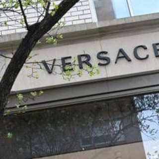 Dario Vitale lascia Versace a due giorni dall'acquisizione da parte del gruppo Prada Dario Vitale lascia Versace a due giorni dall'acquisizione da parte del gruppo Prada