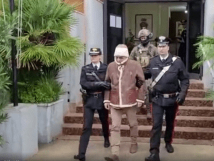 Mafia, trovato il tesoro della droga di Messina Denaro: maxi operazione con 3 arresti e sequestri per 200 milioni Mafia, trovato il tesoro della droga di Messina Denaro: maxi operazione con 3 arresti e sequestri per 200 milioni