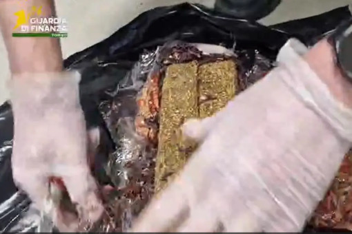 Dalla Spagna con 9 Kg di droga, arrestata 28enne nigeriana Dalla Spagna con 9 Kg di droga, arrestata 28enne nigeriana