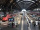 Milano, tentano furto da 1,5 milioni sul treno ma la polizia li blocca. L'attrice Tatiana Luter ringrazia