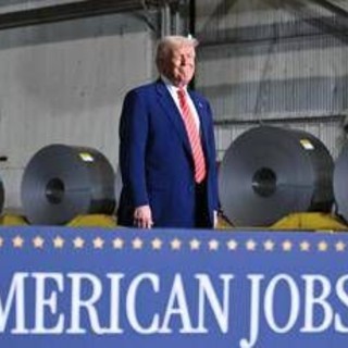 Trump raddoppia i dazi: &quot;Dal 4 giugno al 50% su acciaio e alluminio&quot;