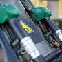 Benzina, i prezzi di oggi: gasolio supera i 2,1 euro al litro Benzina, i prezzi di oggi: gasolio supera i 2,1 euro al litro