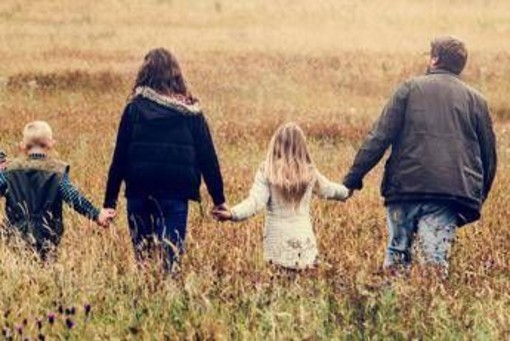 Torna 'genitori' su carta identità, via padre e madre: la sentenza della Cassazione