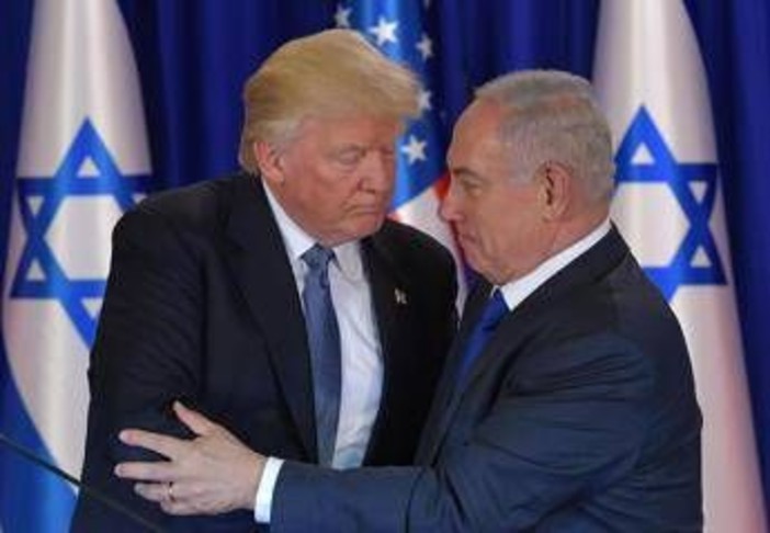 Elezioni in Israele, Trump sostiene Netanyahu: "E' diventato più forte" Elezioni in Israele, Trump sostiene Netanyahu: "E' diventato più forte"