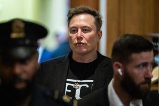 L'idea di Musk: "Costellazioni di satelliti per gestire il riscaldamento globale" L'idea di Musk: "Costellazioni di satelliti per gestire il riscaldamento globale"