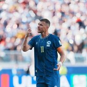 Eterno Dzeko, a 40 anni arriva il rinnovo con lo Schalke 04