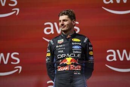 Verstappen rinnova con la Red Bull fino al 2030: "Ora voglio tornare al vertice" Verstappen rinnova con la Red Bull fino al 2030: "Ora voglio tornare al vertice"