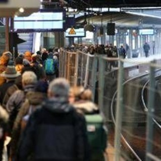 Attacco con coltello alla stazione di Amburgo, 39enne sospetta ammette: &quot;Sono stata io&quot;