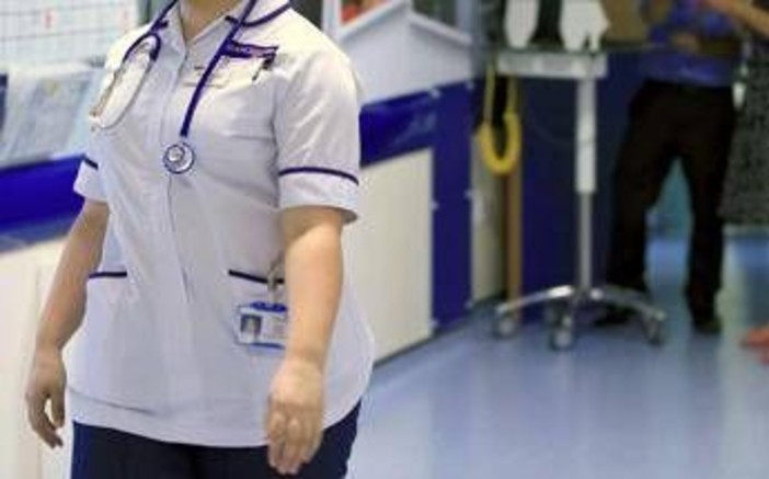 Focolaio di meningite in Uk, 27 casi e due morti nel Kent: scatta l'appello per la vaccinazione di massa Focolaio di meningite in Uk, 27 casi e due morti nel Kent: scatta l'appello per la vaccinazione di massa