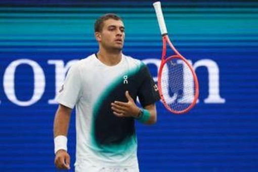 US Open, Cobolli vince ma non gli basta: "Sono un cretino..." US Open, Cobolli vince ma non gli basta: "Sono un cretino..."