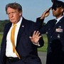 Trump cambia look, addio ciuffo biondo: i capelli castani scatenano il web Trump cambia look, addio ciuffo biondo: i capelli castani scatenano il web