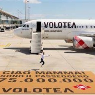 Volotea, a Olbia il tappeto di benvenuto più grande del mondo per il passeggero 75.000.000﻿