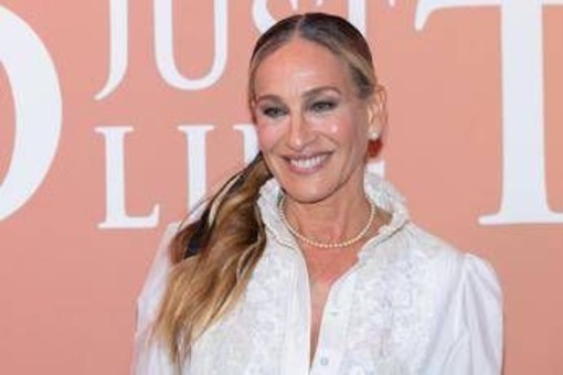 Sarah Jessica Parker accende una speranza: "La fine di 'And Just Like That' potrebbe essere una pausa" Sarah Jessica Parker accende una speranza: "La fine di 'And Just Like That' potrebbe essere una pausa"