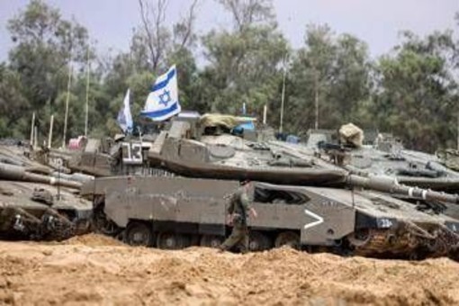 Gaza, Israele prepara nuova offensiva: &quot;Attacco su vasta scala, via la popolazione&quot;