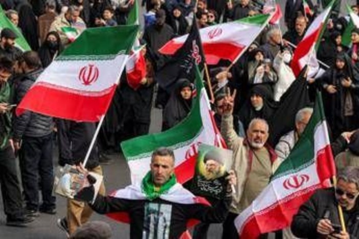 Iran, la nuova sfida a Trump: "Stretto di Hormuz aperto per chi rompe con gli Usa"
