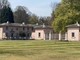 Principe Andrea, quanto paga per vivere nella Royal Lodge? Svelato il contratto Principe Andrea, quanto paga per vivere nella Royal Lodge? Svelato il contratto