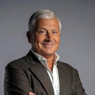 Farmaceutica: 'quando un side business diventa core business', 60 anni di Petrone Group Farmaceutica: 'quando un side business diventa core business', 60 anni di Petrone Group