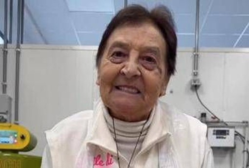 È morta Nonna Silvi, addio alla cuoca toscana diventata una star dei social: aveva 85 anni È morta Nonna Silvi, addio alla cuoca toscana diventata una star dei social: aveva 85 anni